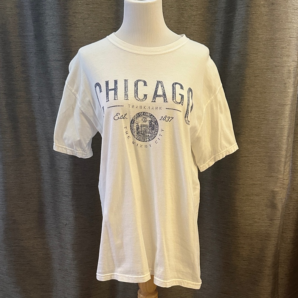 Comfort Colors White Chicago Graphic Tee
